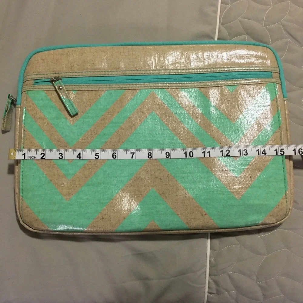 15-16” Laptop Sleeve, Studio C